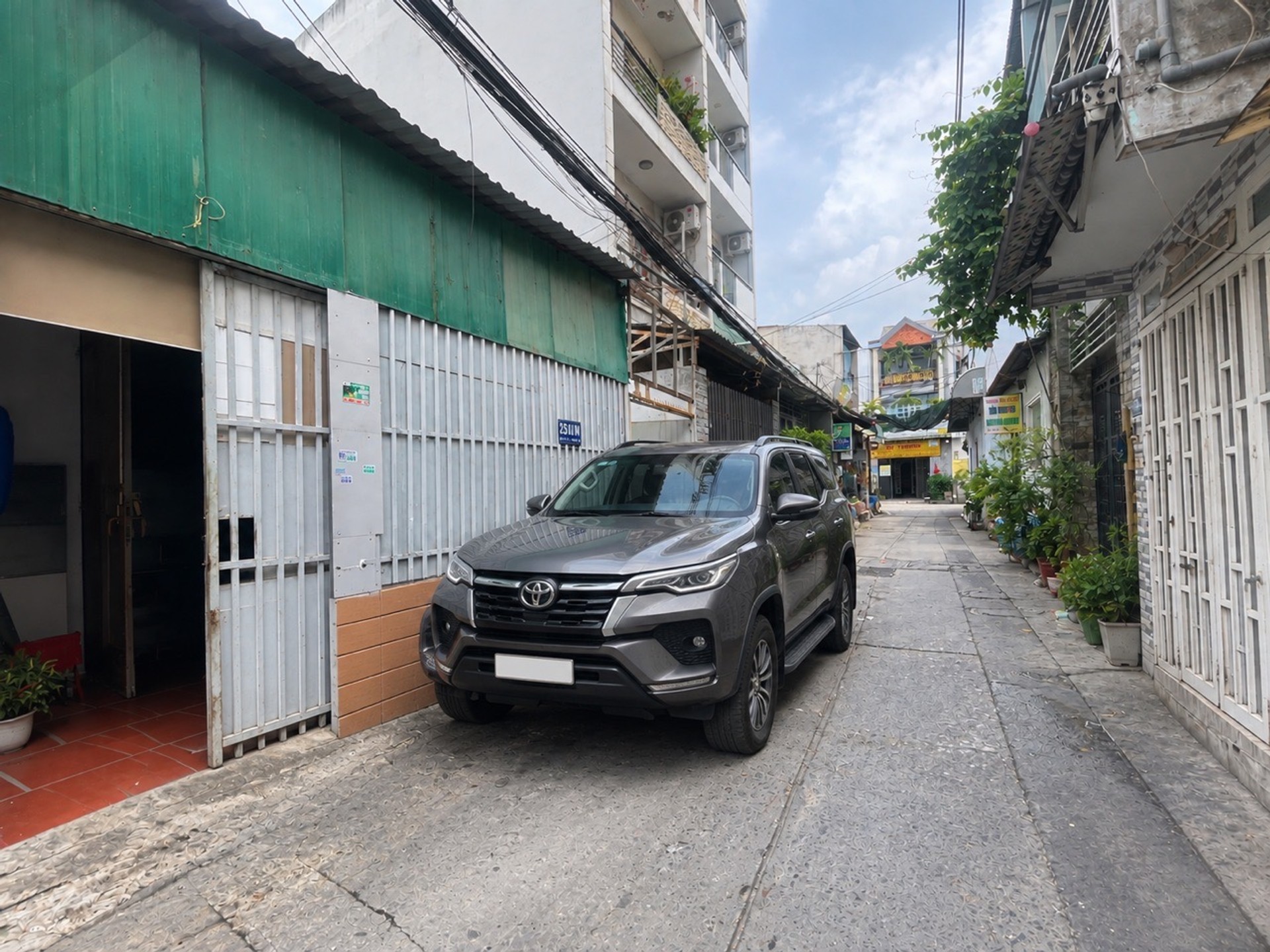 Bán nhà cấp 4 có 5 phòng trọ tại quận Tân Phú, diện tích 107,4m2