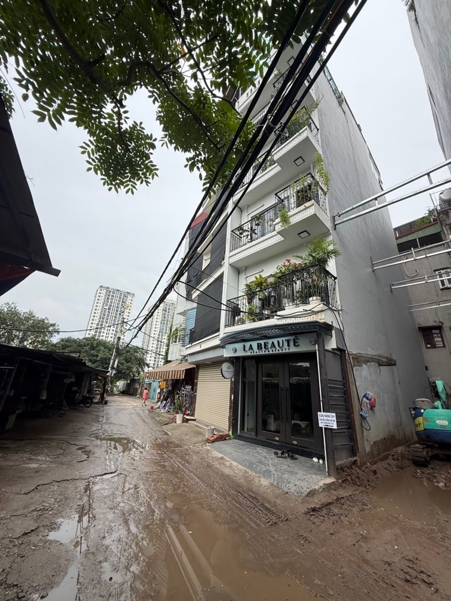 Cơ hội hiếm có sở hữu nhà phân lô Bồ Đề, gara ô tô, thang máy hiện đại