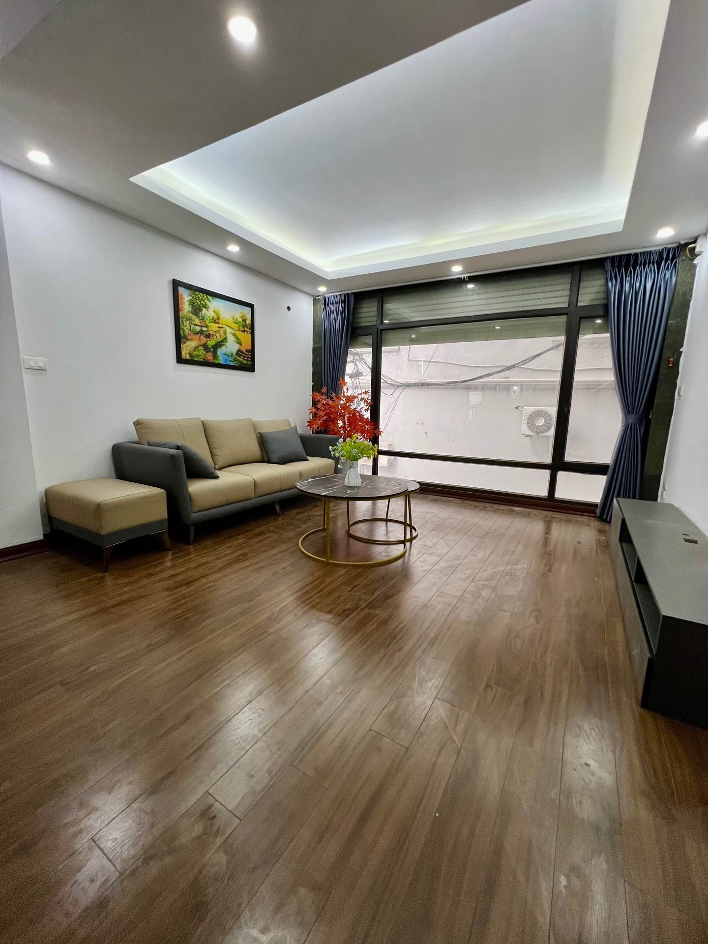 Bán nhà riêng 5 tầng gần phố Trường Lâm, Long Biên. Bán gấp.
