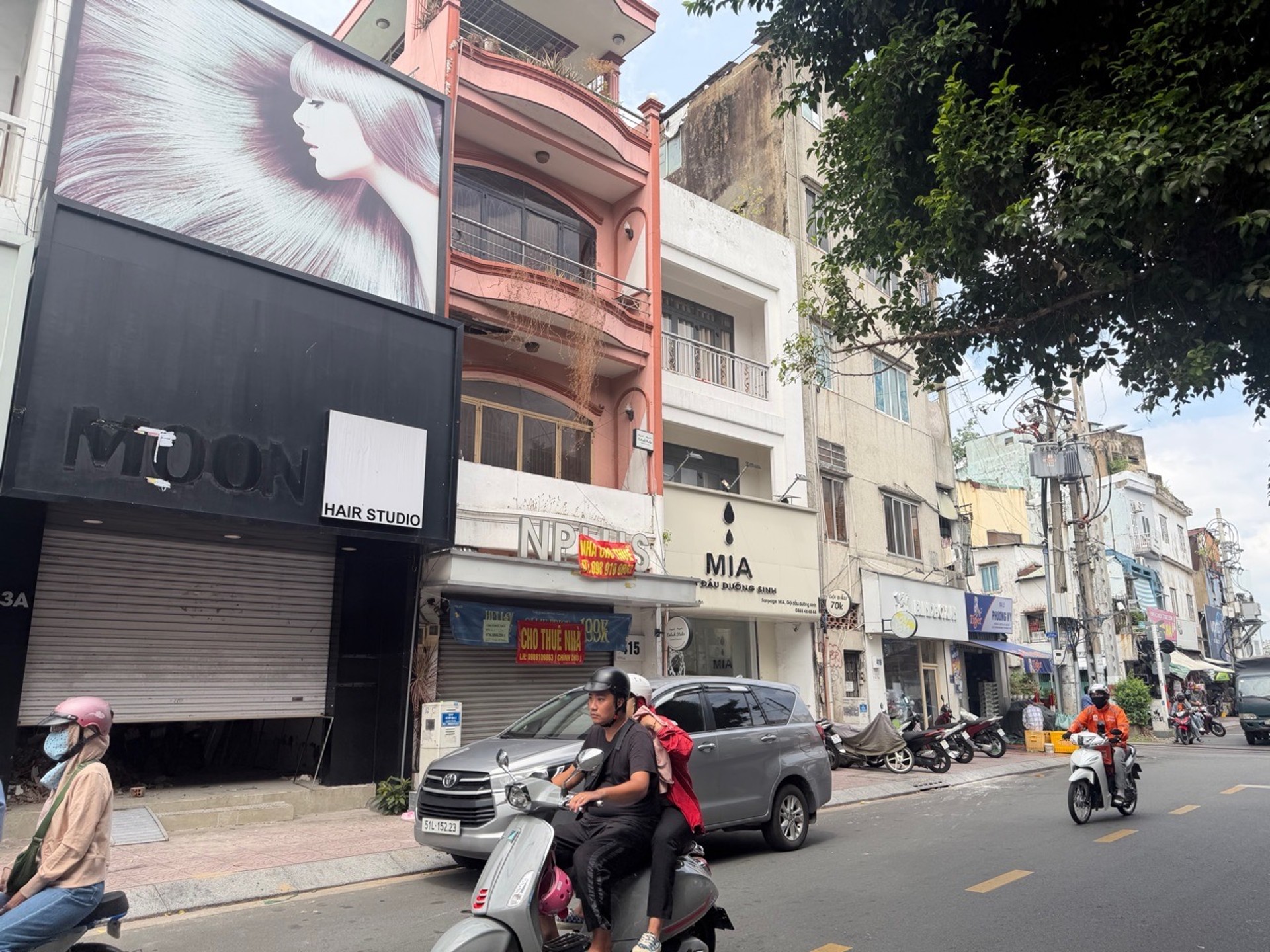 Bán nhà mặt phố Huỳnh Văn Bánh, Phú Nhuận, ngang 9.4m, 3 tầng