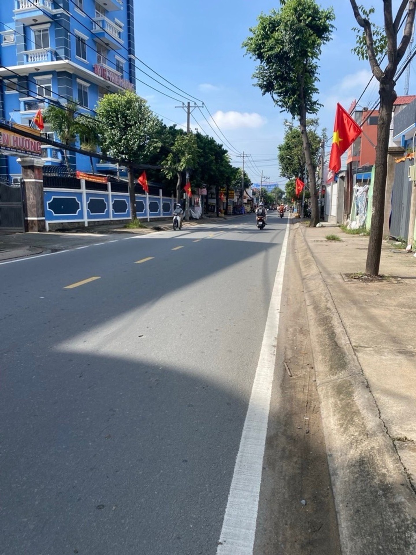 NHÀ MẶT TIỀN Đường Linh Đông, P. Hiệp Bình,TĐ-DT: 247m²(7,5m x 30m) Chỉ: 23,8 tỷ – thương lượng. -