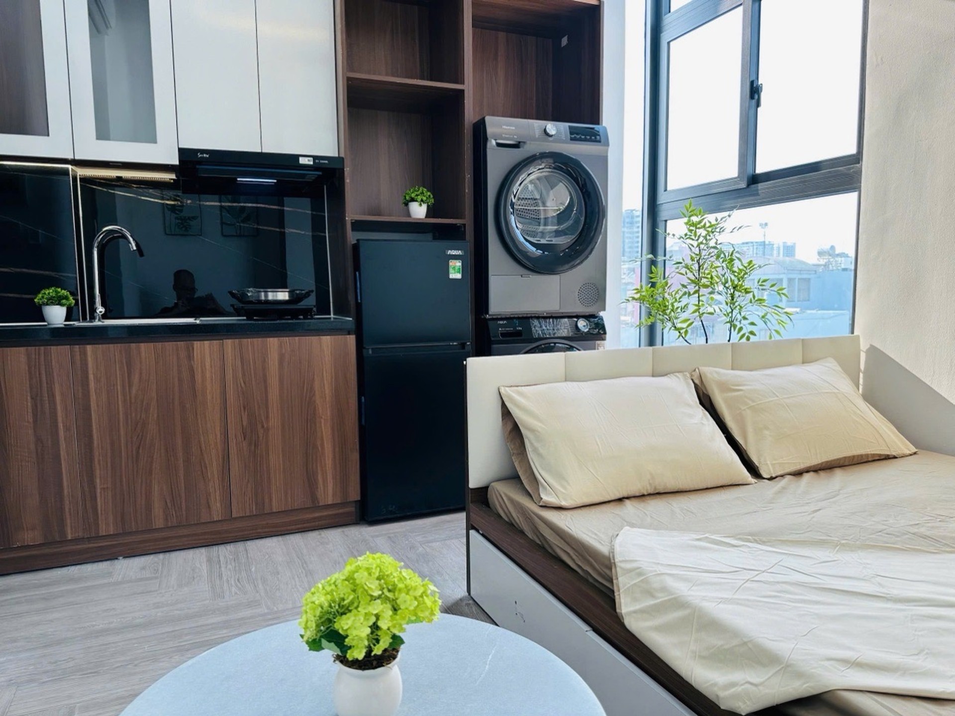 Nhà 6 tầng, 8 phòng dịch vụ, ô tô đến cửa tại Lương Thế Vinh Tân Phú