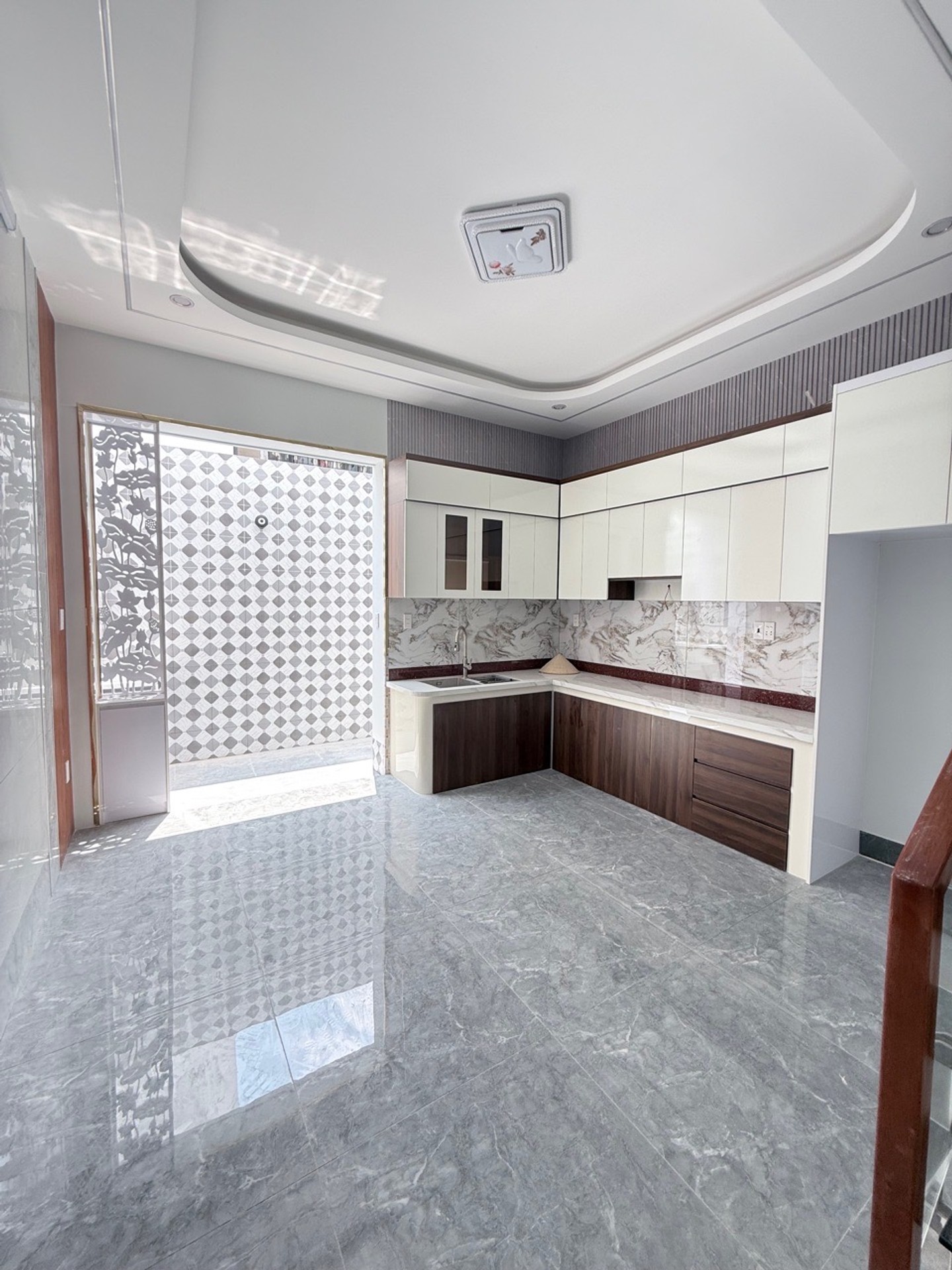 NHÀ ĐẸP HẺM XE TẢI SÁT ĐỖ XUÂN HỢP Q9-DT SÀN 200m - CHỈ 7T9 SỞ HỮU NGAY