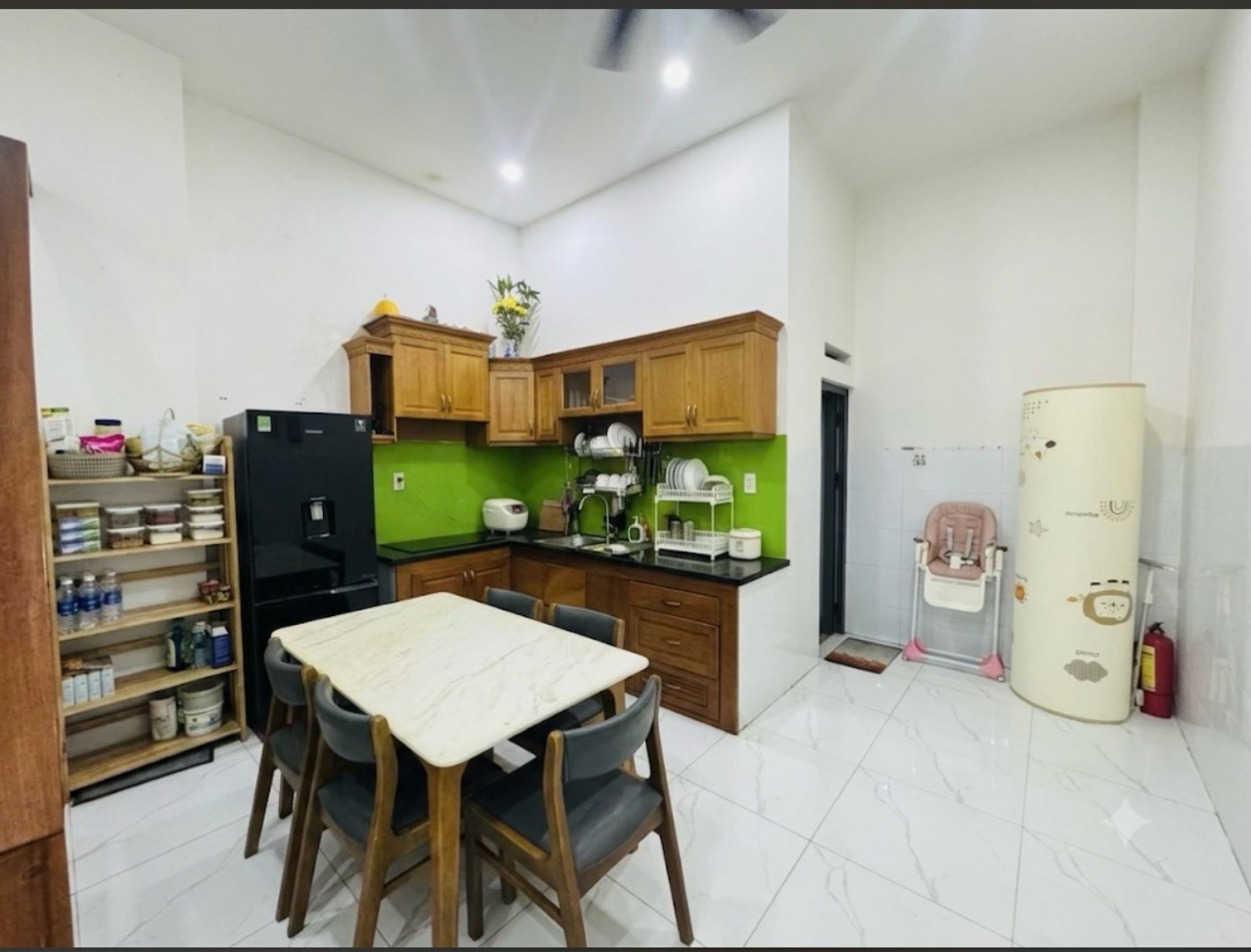 Nhà 4 Tầng Hiện Đại Tặng Nội Thất - Vị Trí Đắc Địa Tam Bình
