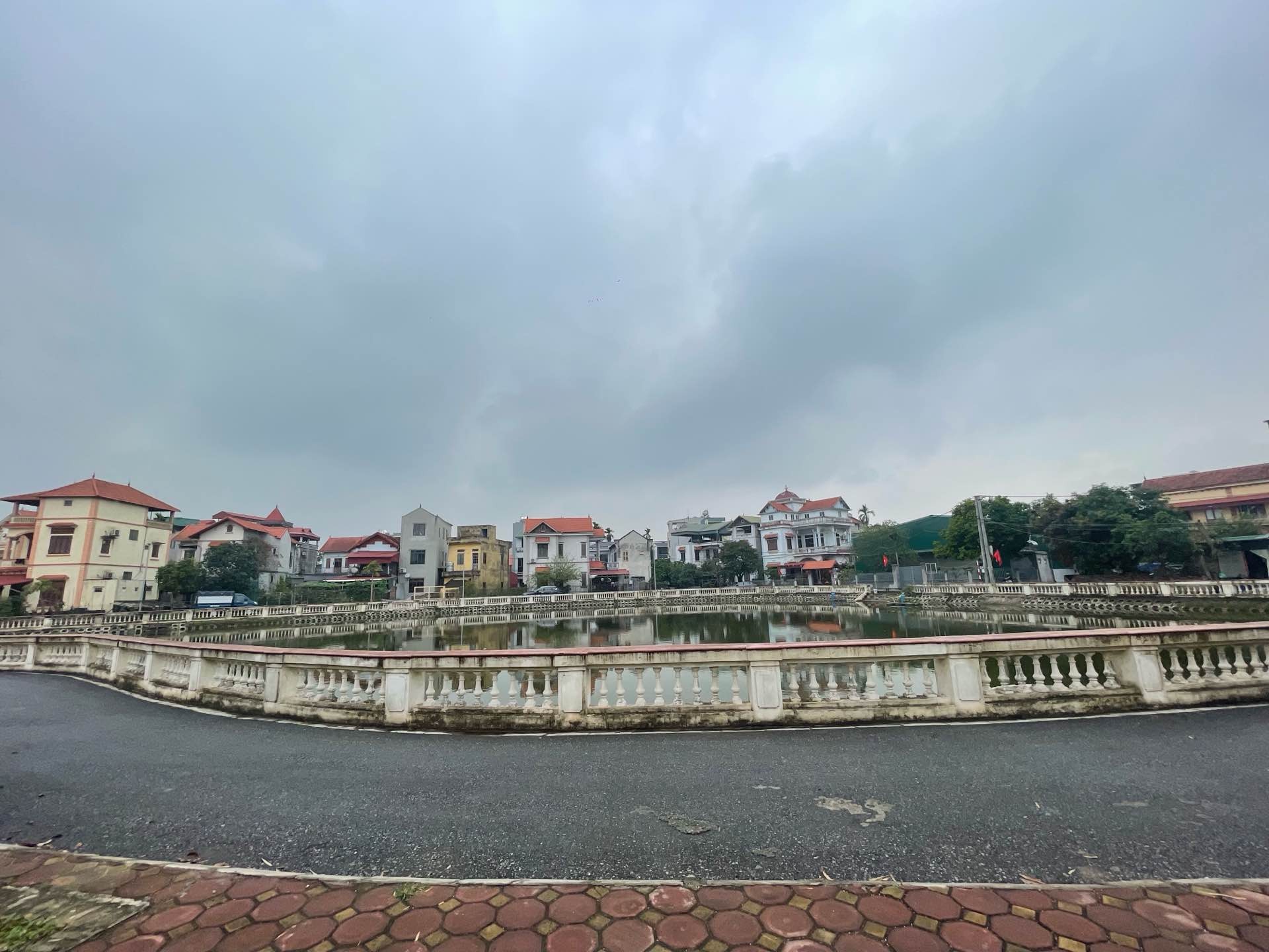 Đất siêu đẹp Bát Khối 121, view hồ - Ô tô tránh, kinh doanh - 14.9 tỷ