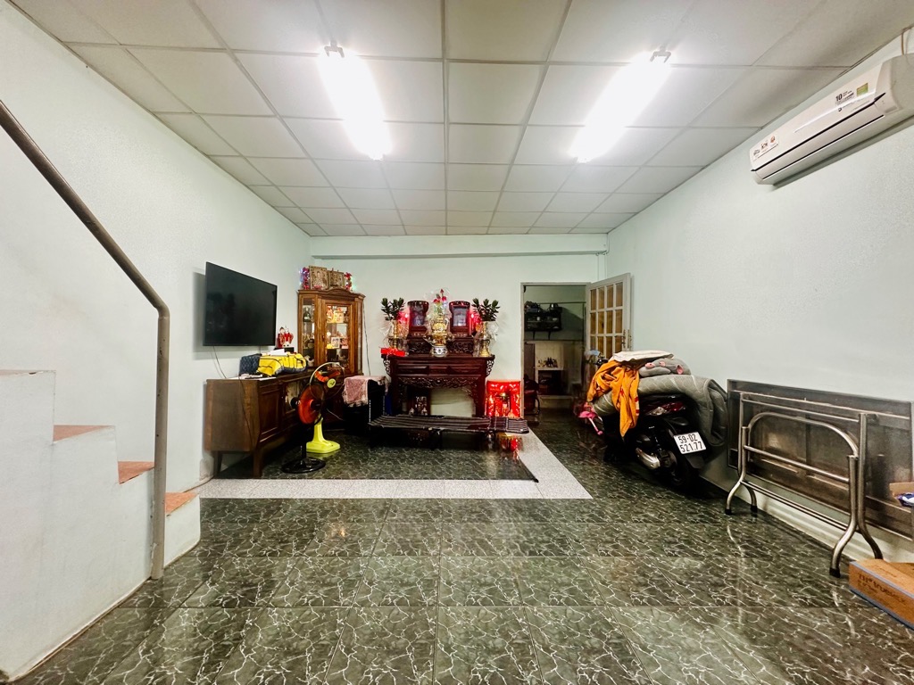 Bán nhà mặt phố 2 tầng diện tích 88m2 tại Tân Phú giá 10.5 tỷ