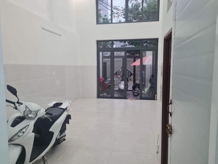Bán nhà mặt phố 4 tầng hướng Nam tại Bình Hưng Hòa, Bình Tân, diện tích 99.6m², giá 9.99 tỷ đồng