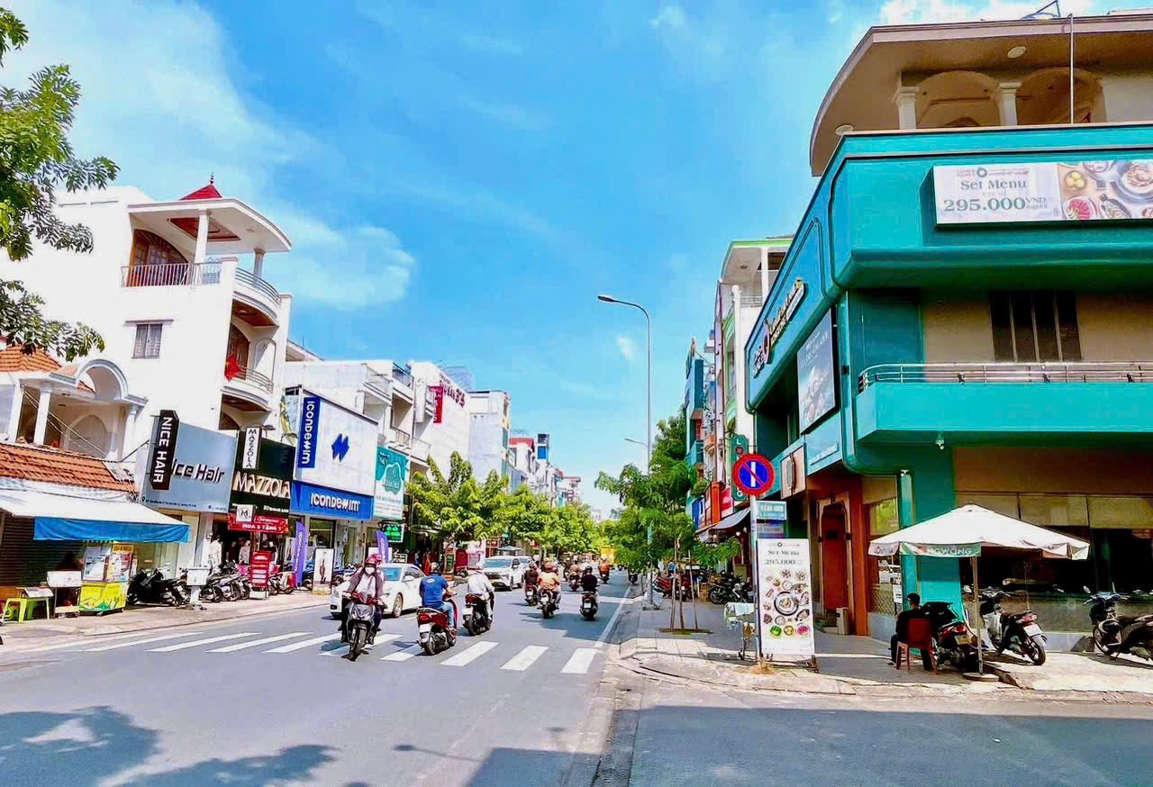 Bán nhà mặt phố Tây Sơn, Tân Phú, 5 tầng, diện tích 74.3 m2, hướng Tây, giá 9 tỷ