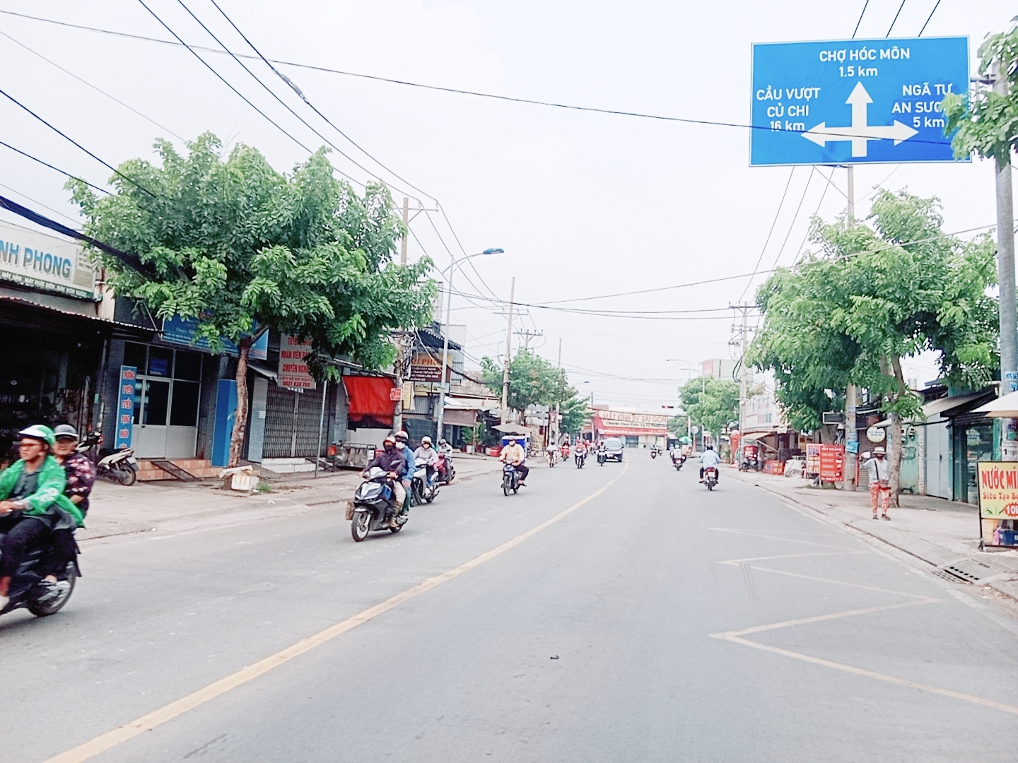 Nhà 2 tầng thoáng mát, đường ôtô vào, Hóc Môn dễ thương lượng