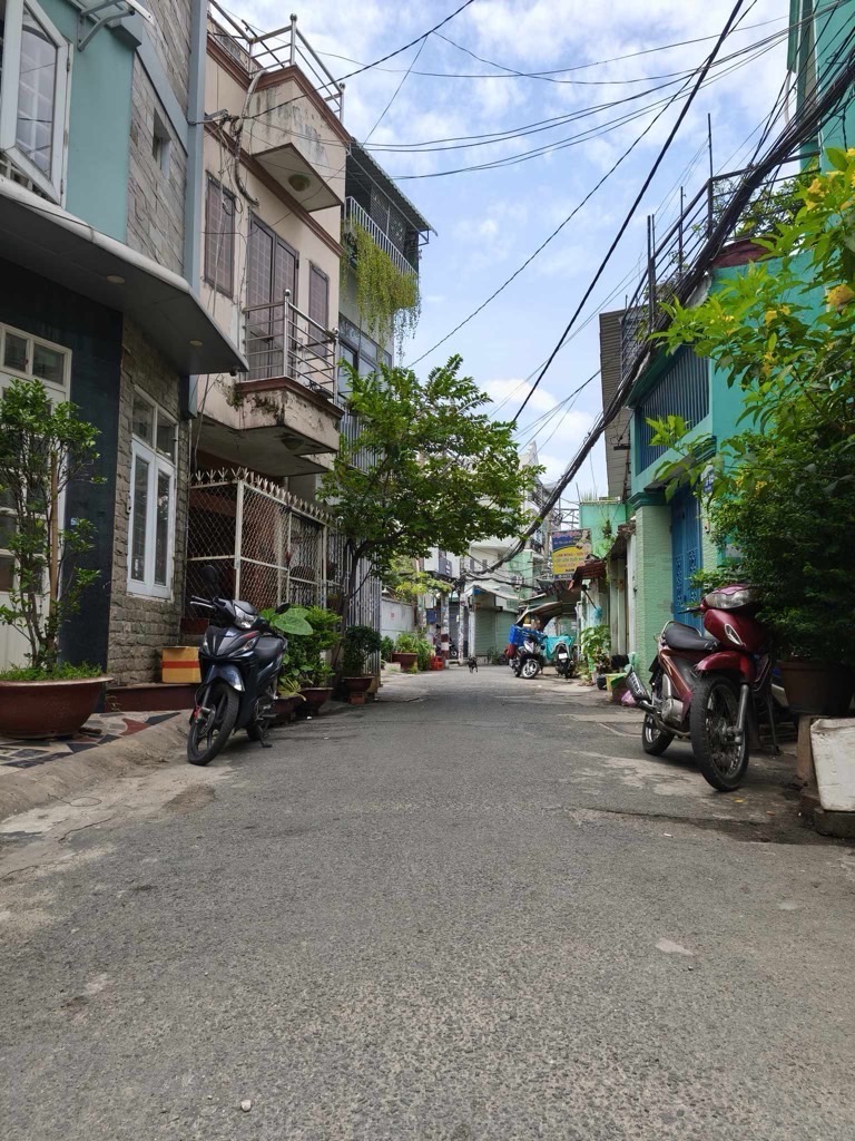 Nhà 3 tầng mới xây tại Tân Phú, diện tích 32m2, giá 5.13 tỷ