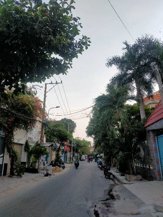 Bán nhà mặt phố 2 tầng, 2 mặt tiền, khu biệt thự ADC Tân Phú