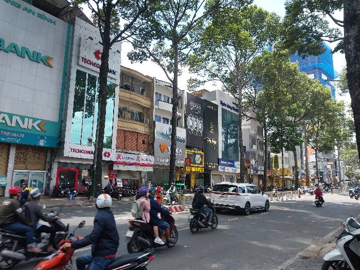 B.ÁN N.HÀ - QUẬN 5 – 4 TẦNG– 6 PN – HẺM TRƯỚC NHÀ 5M- NHỈNH 11 TỈ
📍 Vị trí trung tâm Q5, hẻm thông