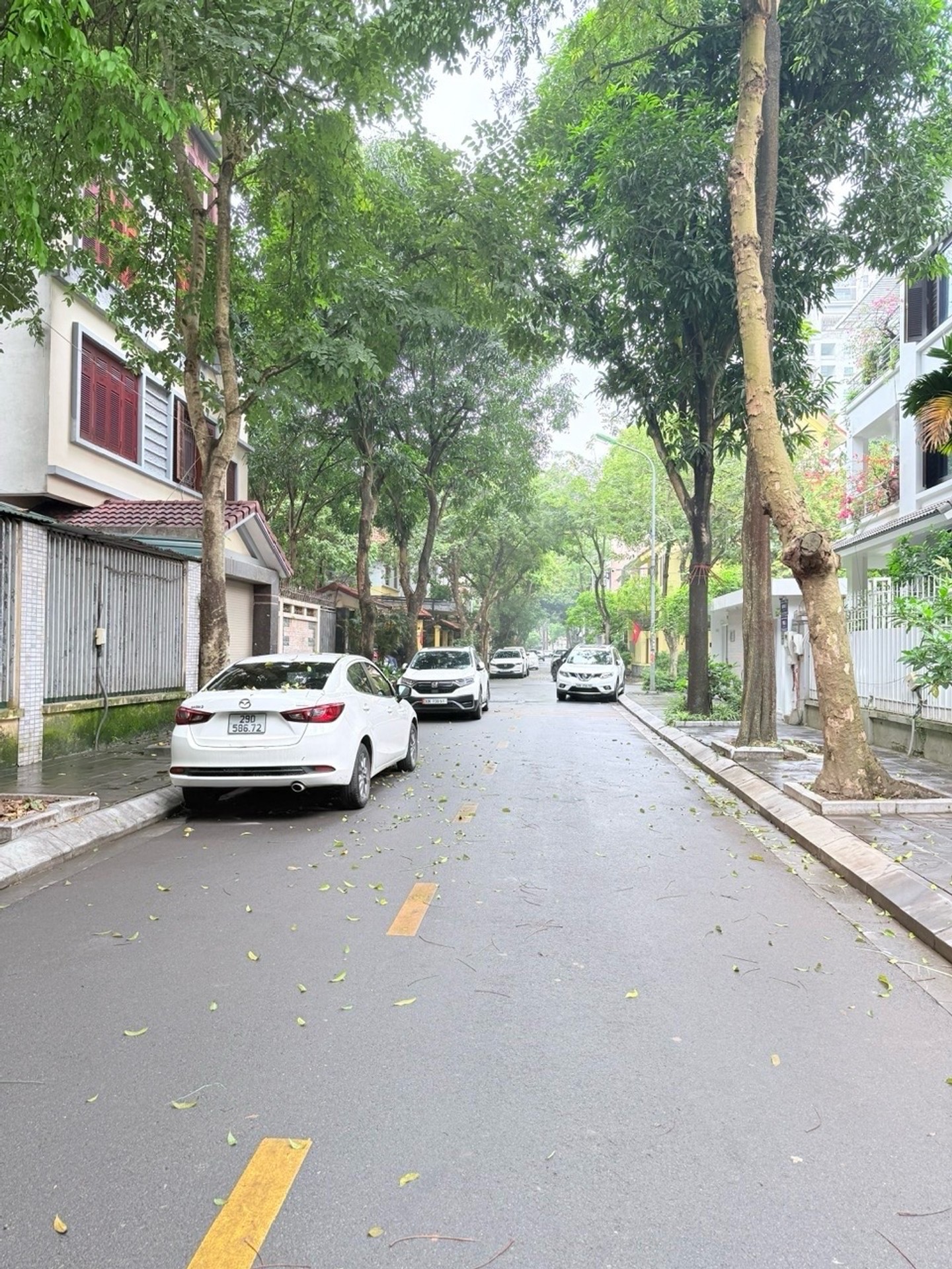 BÁN NHANH BIỆT THỰ KĐT LÃO THÀNH CM YÊN HOÀ - PHÙ HỢP ĐỂ Ở, KINH DOANH - 200m - MT 13.5m - CỰC ĐẸP