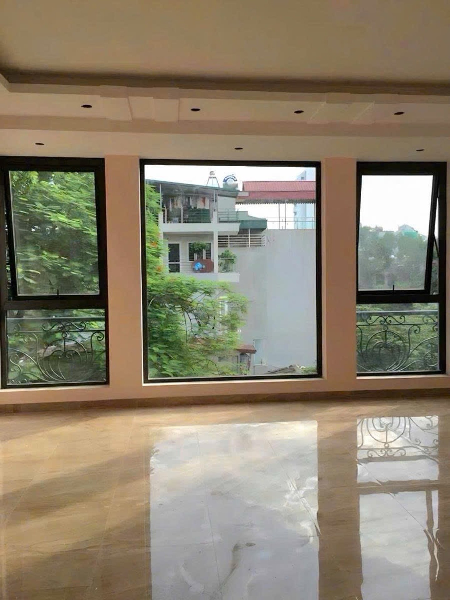 Bán nhà mặt phố Ba Đình, lô góc 5 tầng kinh doanh tốt