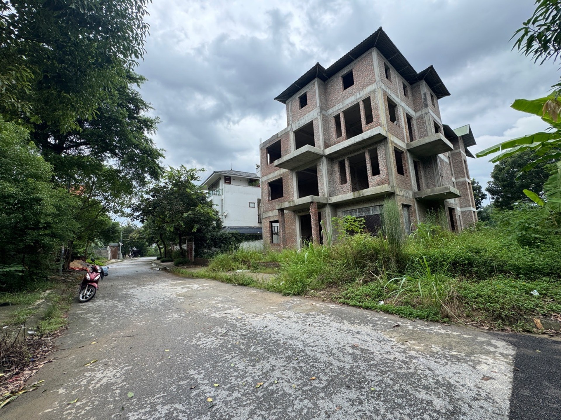 Bán biệt thự 3 tầng tại KĐT Hà Phong, Mê Linh, diện tích 316m², mặt tiền rộng 19.7m