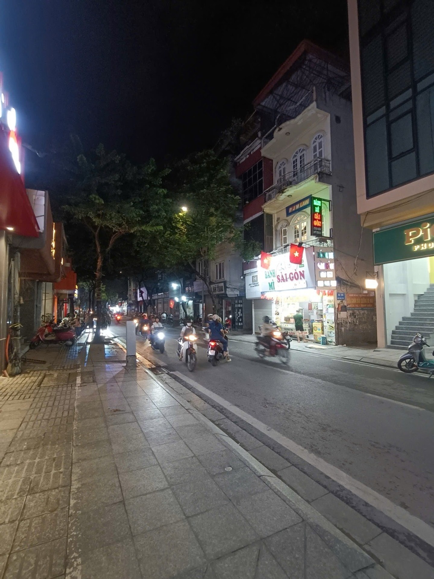 NHÀ MẶT PHỐ ĐỘI CẤN ĐẲNG CẤP BA ĐÌNH, LÔ GÓC VỊ TRÍ KINH DOANH ĐẮC ĐỊA DÒNG TIỀN 1,2 TỶ 1 NĂM