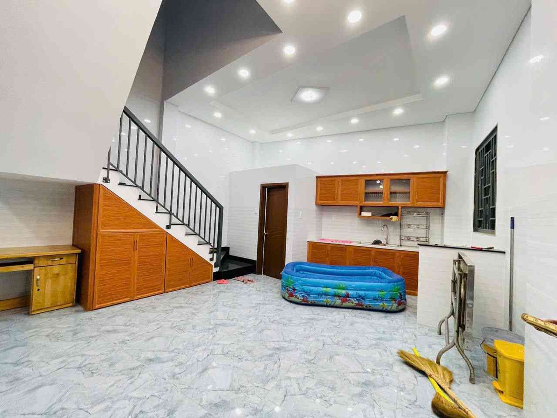 Bán nhà riêng lô góc 5 tầng rộng 83m2 tại xã An Lạc, Bình Tân