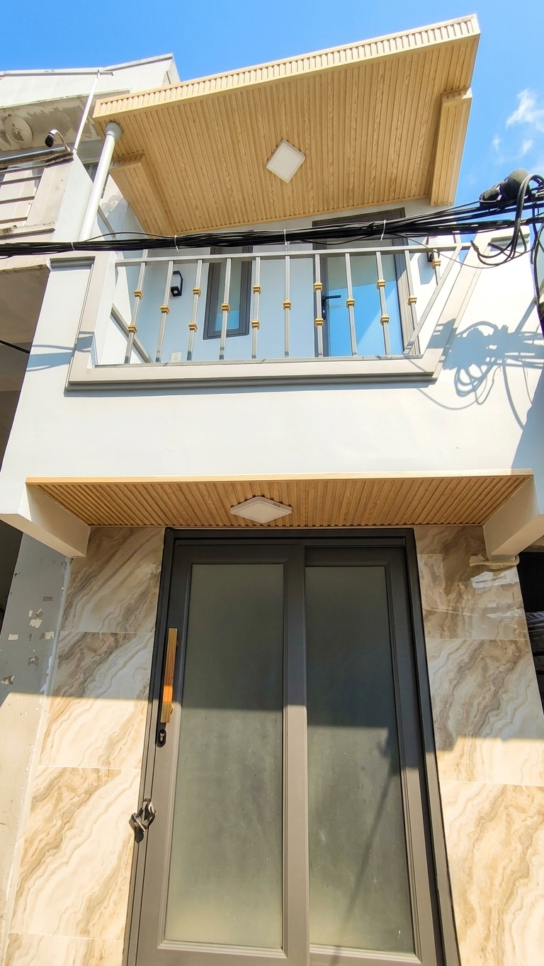BÁN NHÀ MỚI ĐẸP TẠI BÌNH ĐÔNG Q.8 NHỈNH 1 TỶ, TRƯỚC NHÀ RỘNG 4M, SÁT HẺM XE HƠI, ĐÃ HOÀN CÔNG