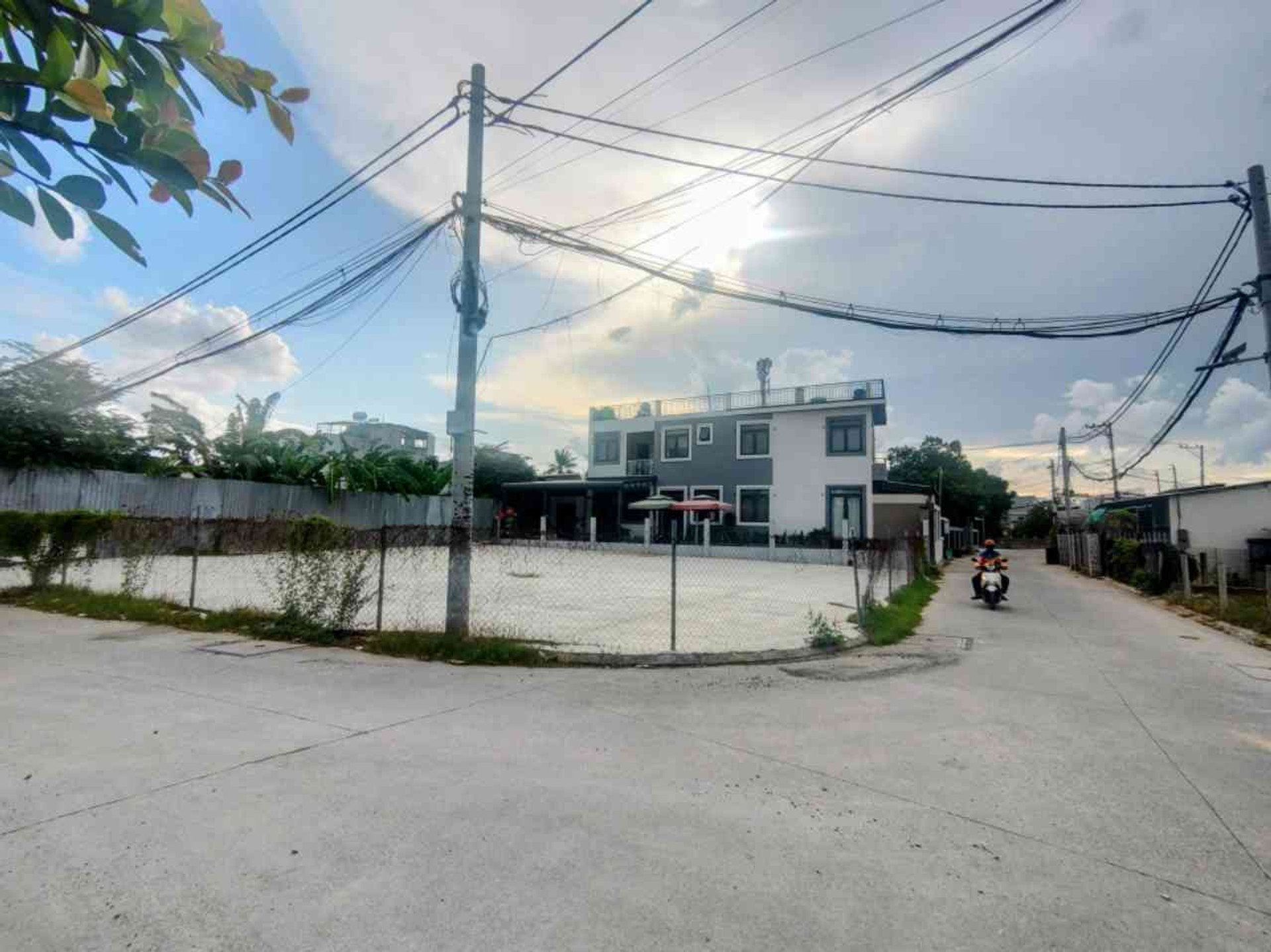Bán nhà riêng rộng 285m2 tại khu vực phát triển của Quận 12