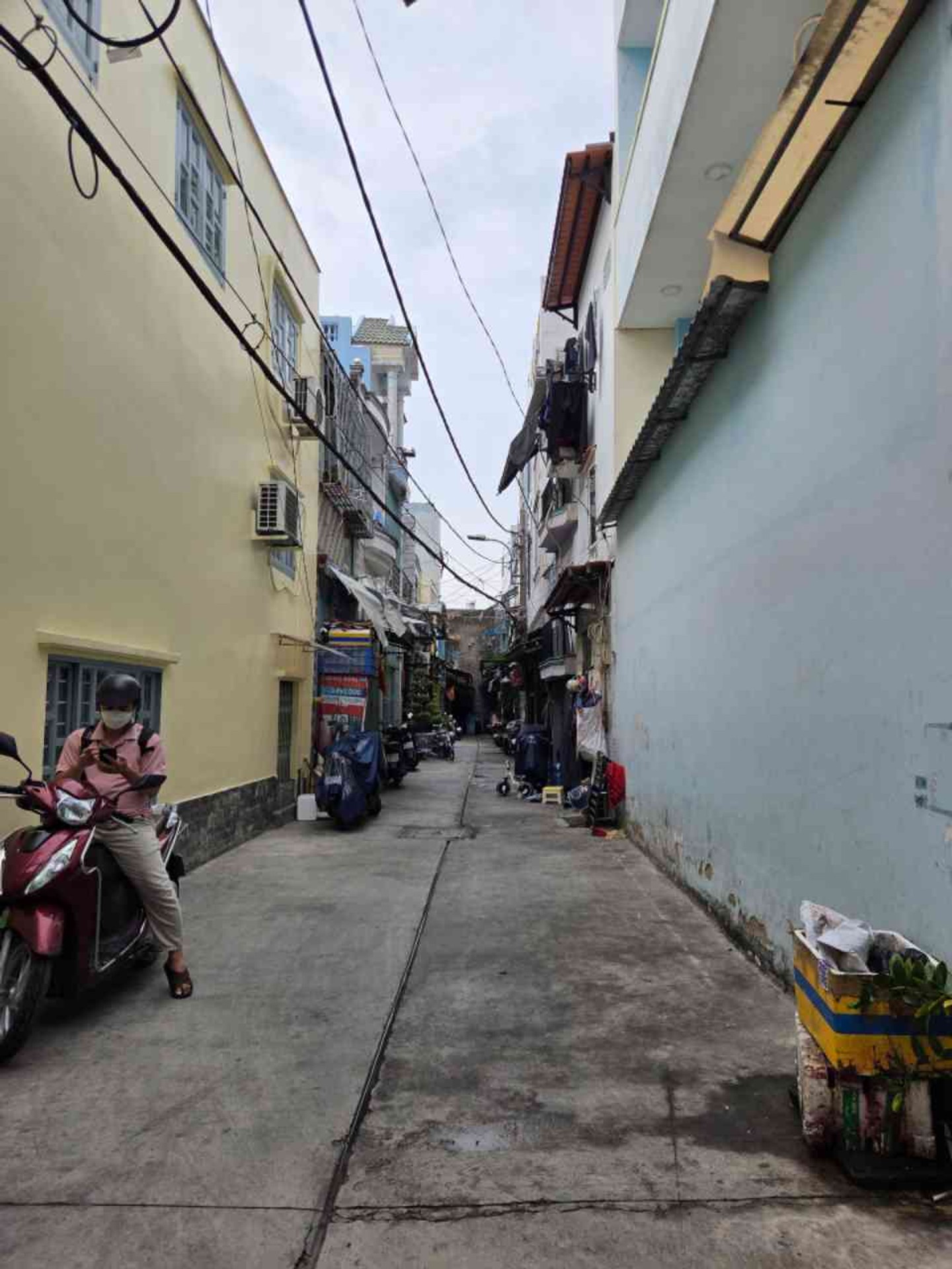 Nhà đẹp sổ vuông, hẻm xe hơi thông thoáng, giá cực tốt tại Bình Trị Đông