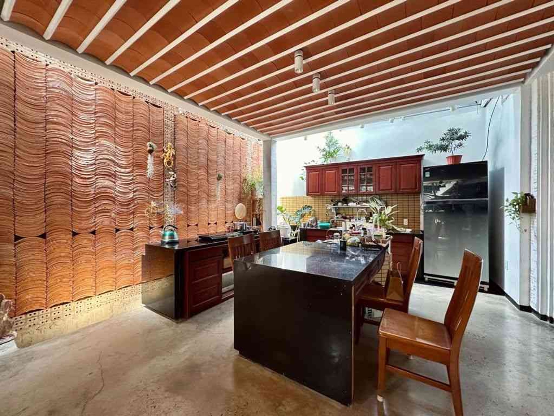 Nhà Mặt Phố Nguyễn Xí - Không Gian Rộng Rãi, Cơ Hội Đầu Tư Hiếm Có