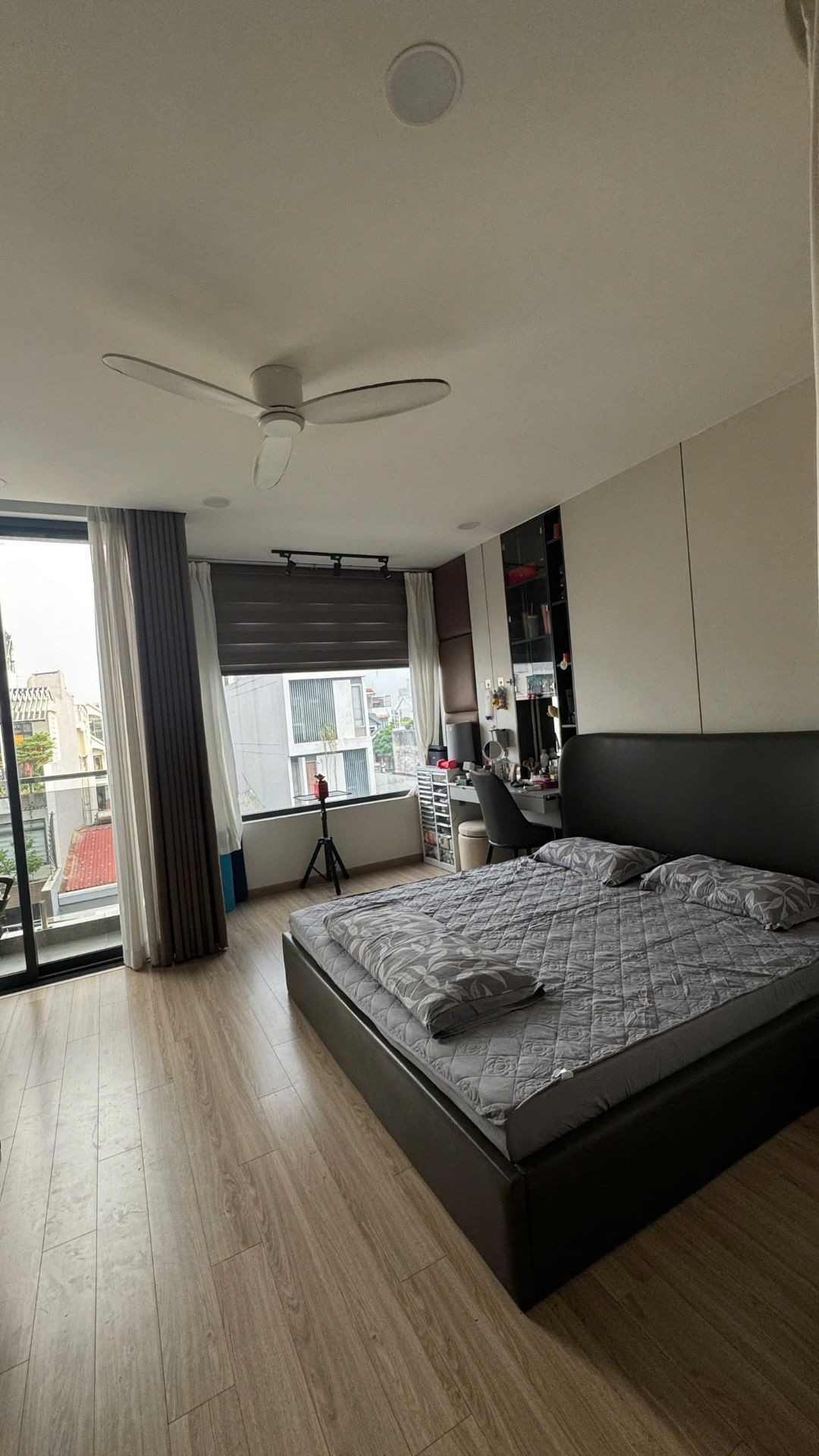 Nhà mặt phố đẳng cấp, thang máy, kinh doanh sầm uất