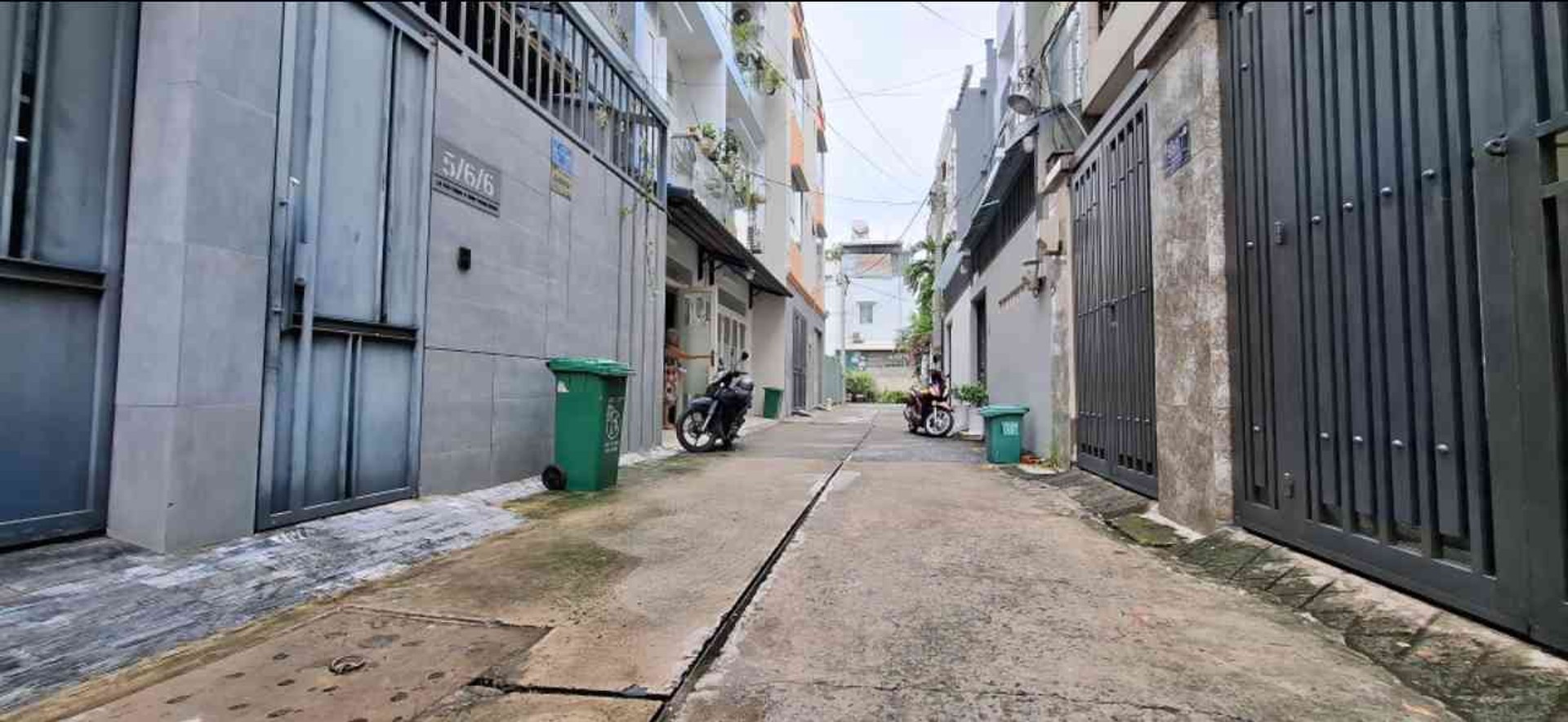 LH: 0917.495.592. Bán nhà riêng 3 tầng khu vực Lê Văn Thịnh, diện tích 109.5 m2, 8 phòng ngủ.
