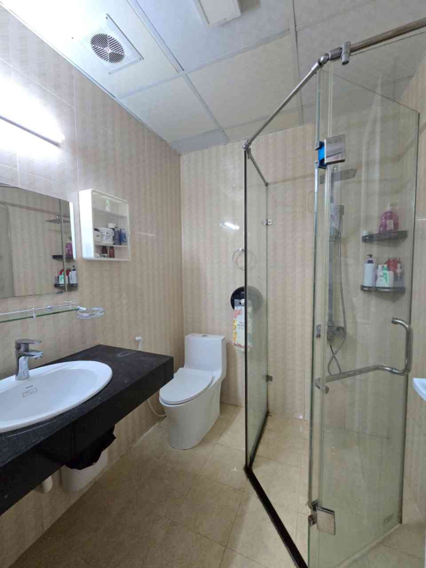 Bán căn hộ 2 phòng ngủ tại quận Hoàng Mai, giá cạnh tranh, nội thất đầy đủ