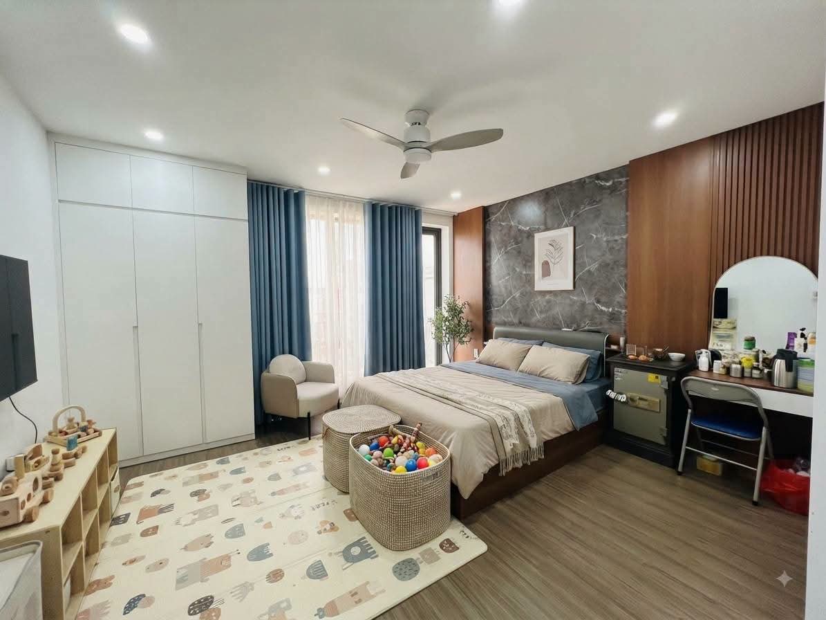 Bán nhà riêng 6 tầng An Dương Vương, Bắc Từ Liêm, diện tích 40.6 m2 có thang máy