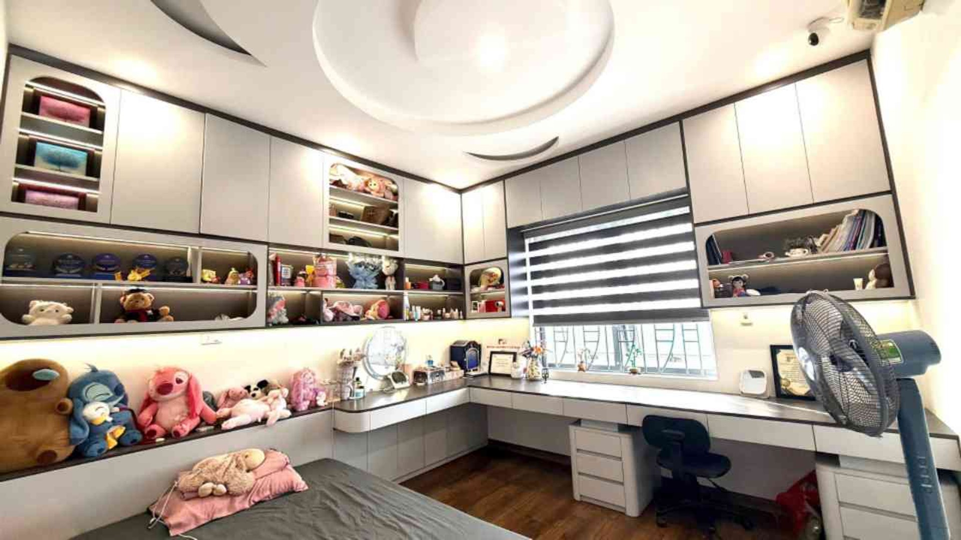 Bán căn hộ chung cư lô góc 2 mặt thoáng tại Định Công, diện tích 94m2