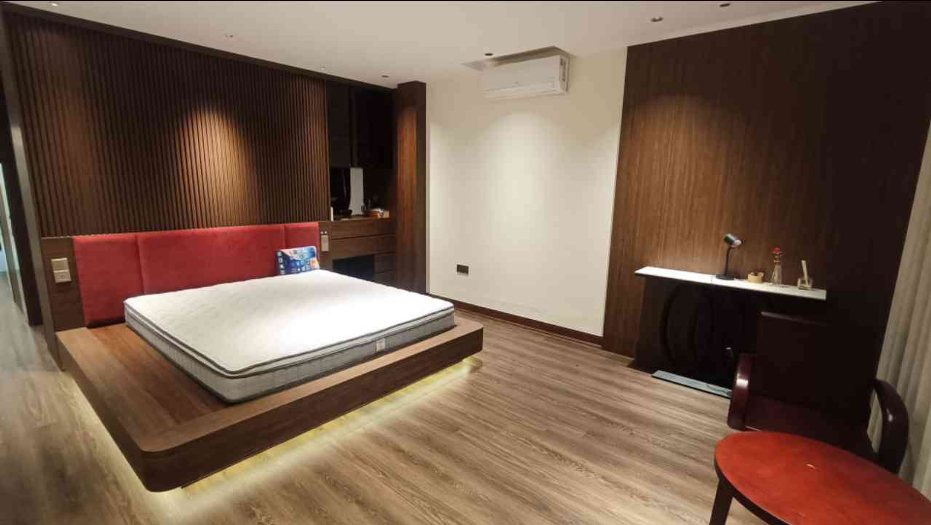 Nhà siêu sang 8 tầng rộng 73.7m² mặt ngõ ô tô tại Xuân La