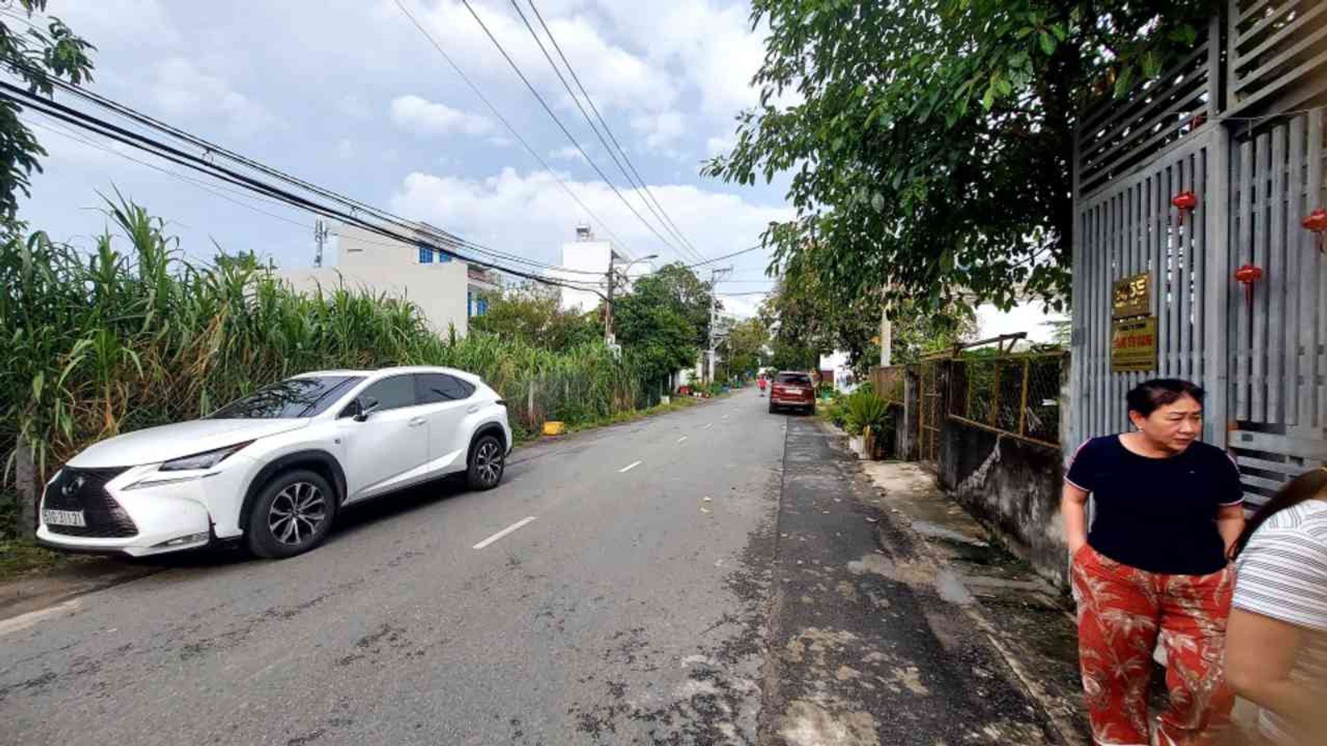 NHÀ NGANG 5M ĐẸP 1 LỬNG - 2 PHÒNG NGỦ - XE HƠI TRÁNH NHAU - UÂN THỚI THƯỢNG - HÓC MÔN - CHỈ 4.2 TỶ
