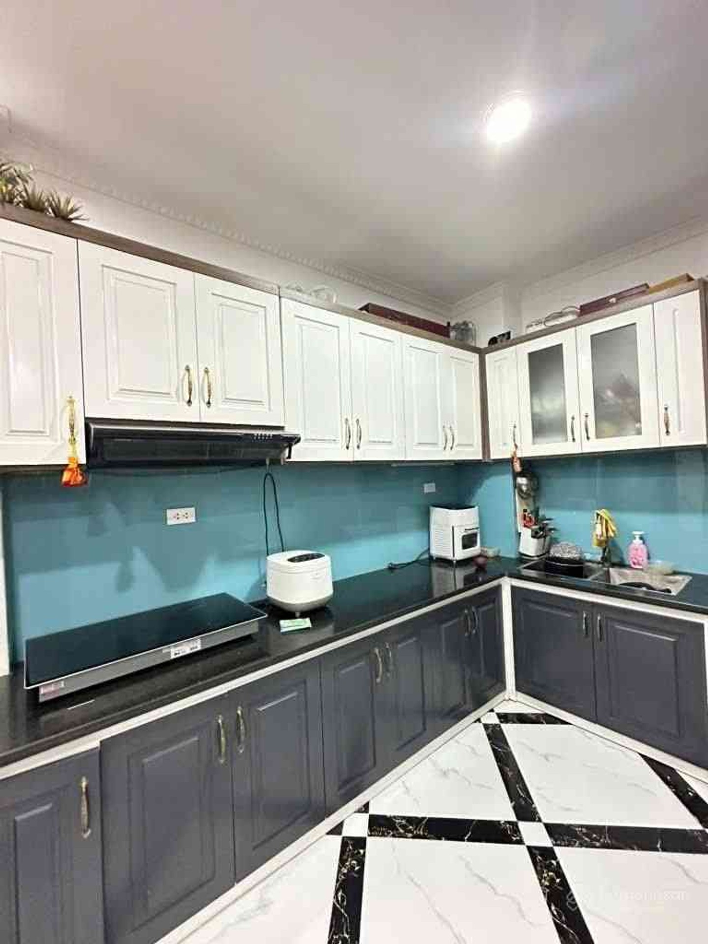 Bán nhà 6 tầng mặt ngõ rộng ở Hoàng Hoa Thám, giá 8.45 tỷ