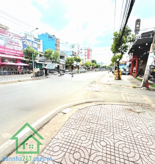 CHỈ 11 TỶ - MTKD LÊ VĂN QUỚI – DT: (4,8 x 19) - ĐANG CÓ DÒNG TIỀN 12 TRIỆU/THÁNG – GẦN NGÃ TƯ 4 X