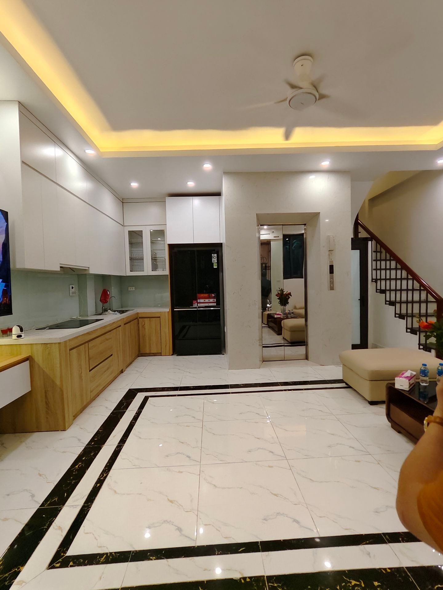 Bán nhà 5 tầng có thang máy tại phường Trương Định, phù hợp gia đình hiện đại