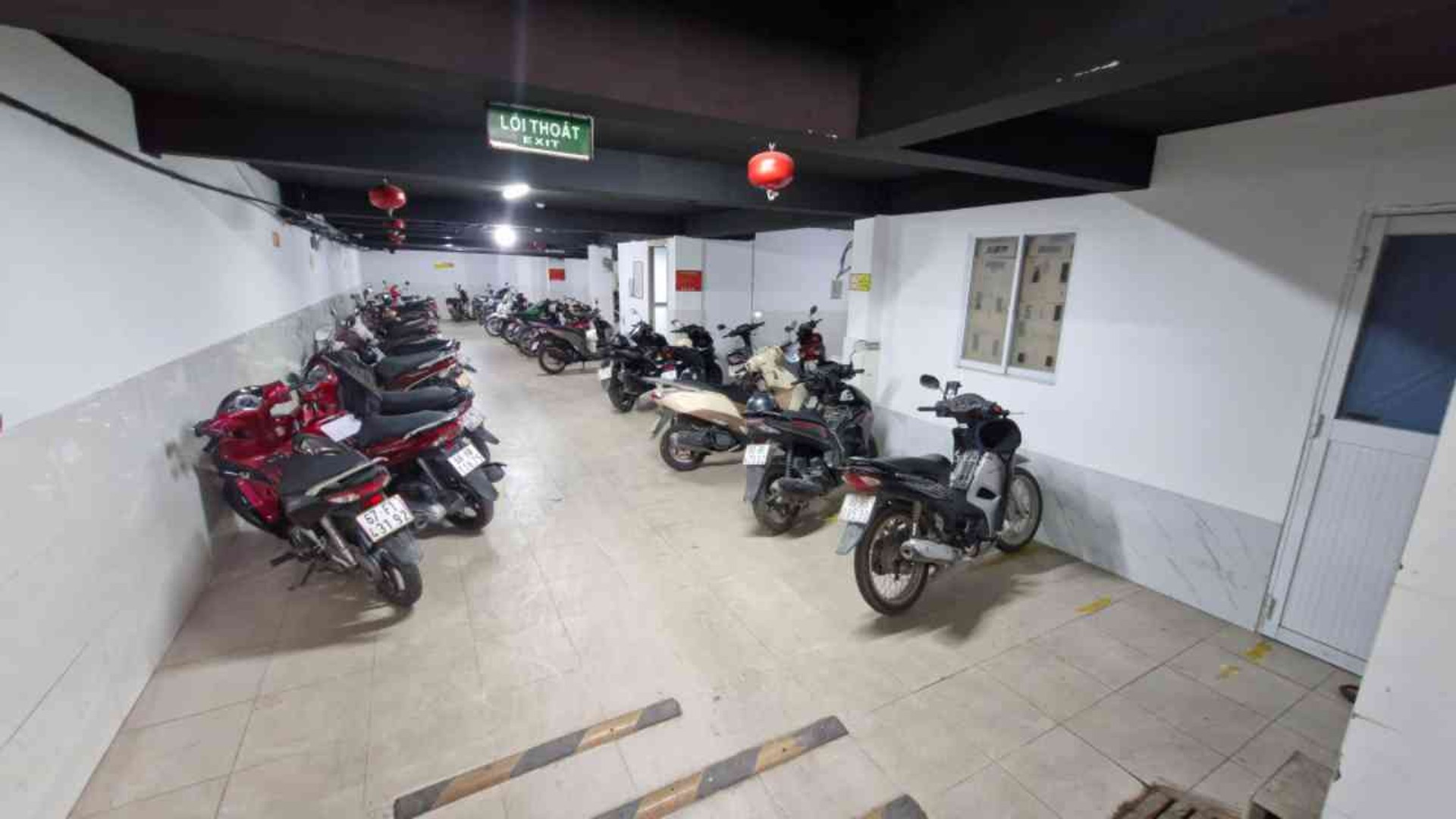 Bán tòa nhà 7 tầng diện tích 306m2 tại Quận 2 giá 33 tỷ - LH: 0918604219 C.Loan