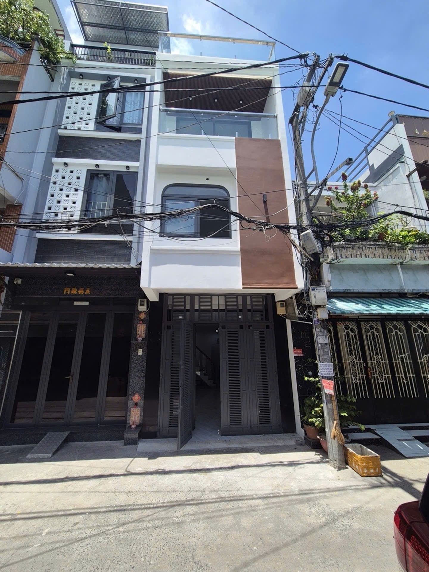 🏡 LẠC LONG QUÂN - Quận 11 - Hẻm 6m - 32m² - 3 Tầng - 4PN - G.iá 6.9 T.ỷ