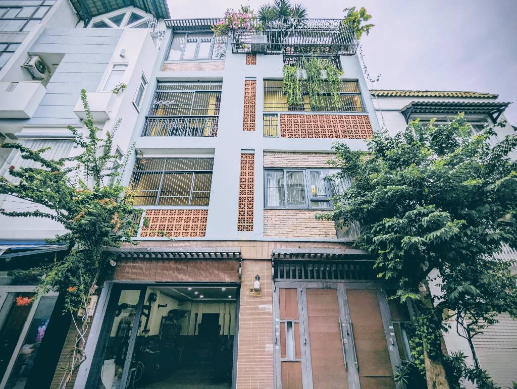 Nhà 4 Tầng Hiện Đại Ngay Trung Tâm Quận 8, Sổ Đẹp, Giá Tốt