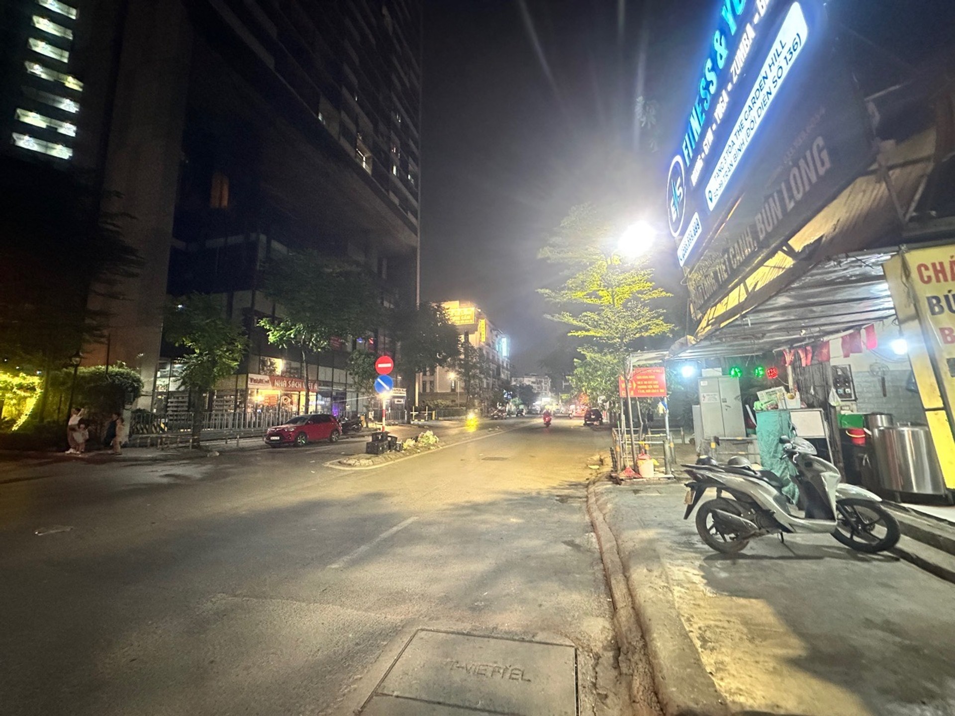Bán nhà mặt phố Trần Bình vỉa hè rộng kinh doanh sầm uất vừa ở vừa KD