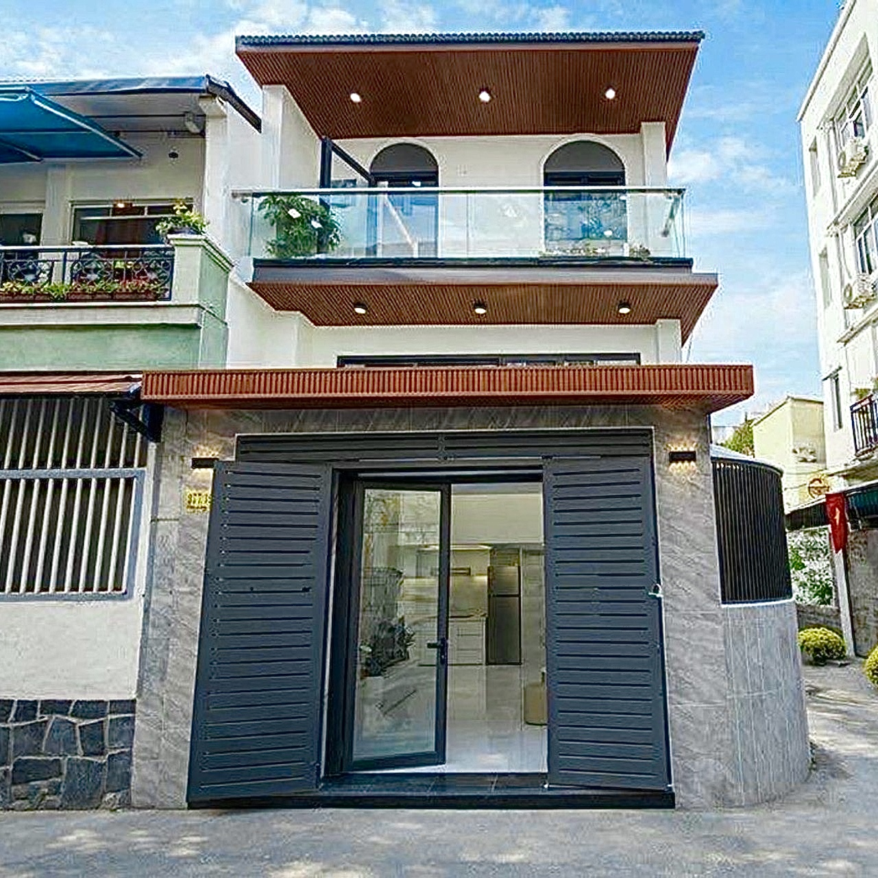 Chợ Cây Thị Lô Góc Hẻm ÔTÔ Tải Giảm Chào Còn 6T5
Đường Phan Văn Trị Ra Phạm Văn Đồng
Ngang
