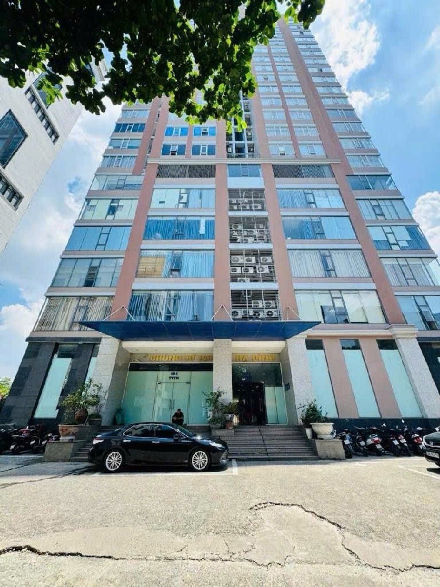 Bán căn hộ chung cư căn góc tại trung tâm quận Thanh Xuân, diện tích 206 m2, 7 phòng cho thuê