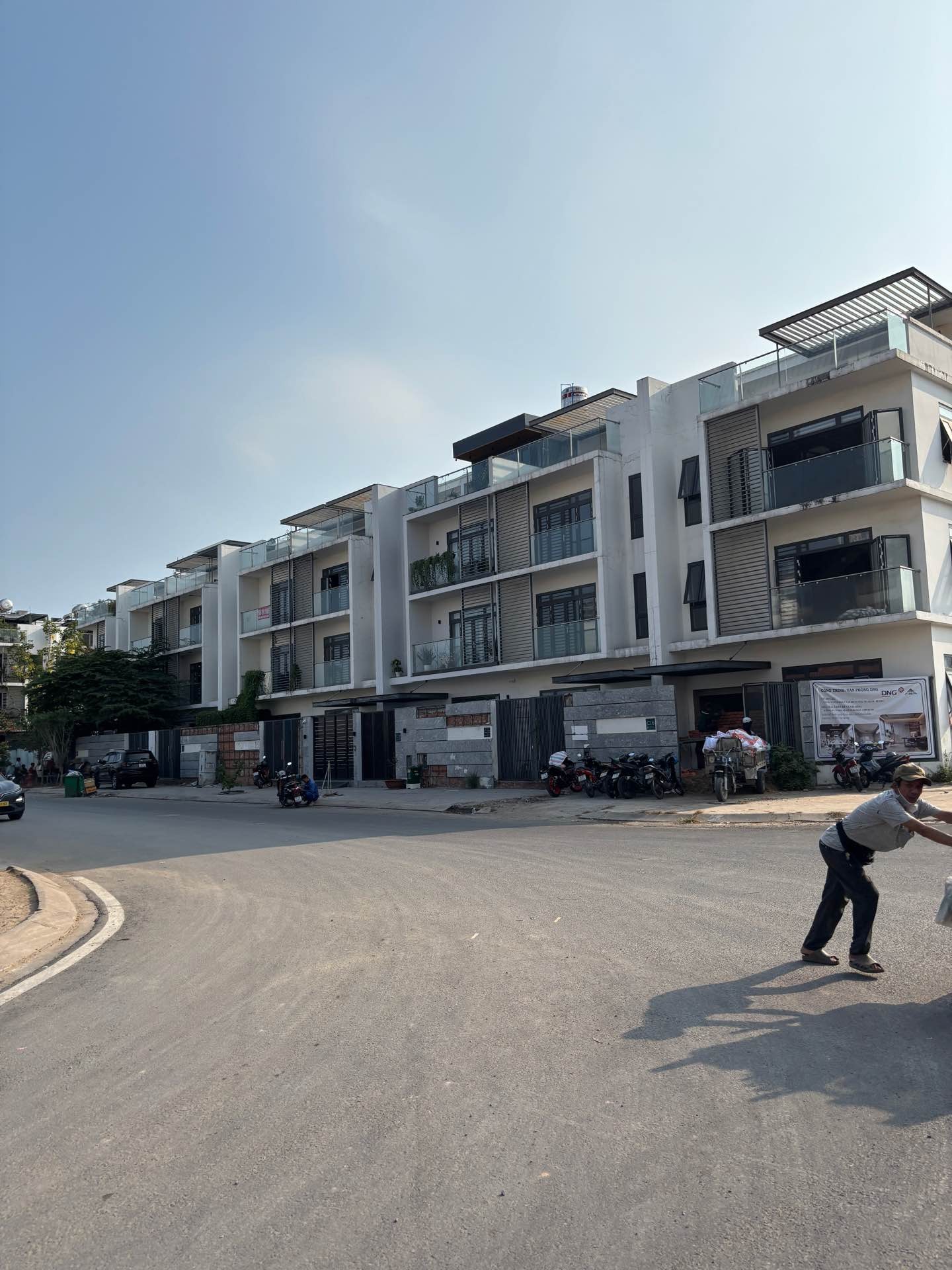 Nhà mặt phố 3 tầng rộng 150m2 giá 50 tỷ tại Quận 2 - LH: 0918604219 C.Loan