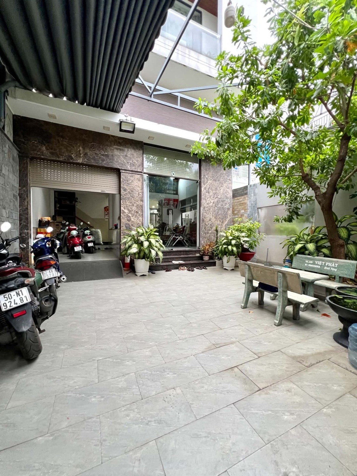 Bán nhà 4 tầng có thang máy, mặt tiền 8.2m, Bình Tân