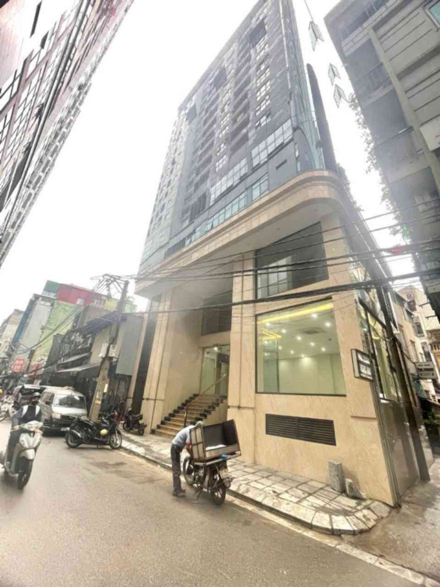 Tòa văn phòng góc siêu vip tại trung tâm Lê Văn Lương