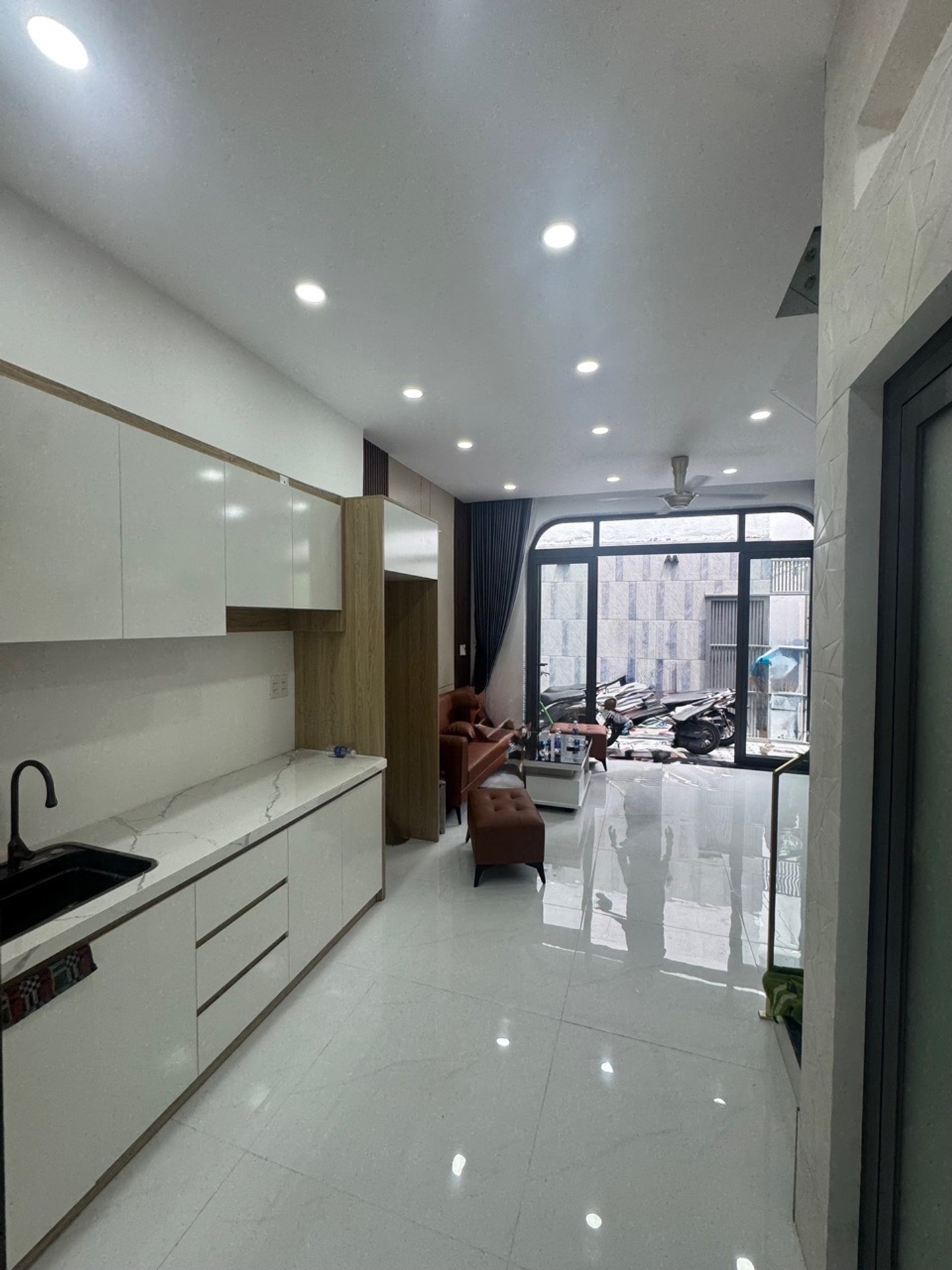 Bán nhà riêng 2 tầng ,dt 4.6x12m2 tại Phú Lâm, q6 tặng nội thất cao cấp, pháp lý rõ ràng