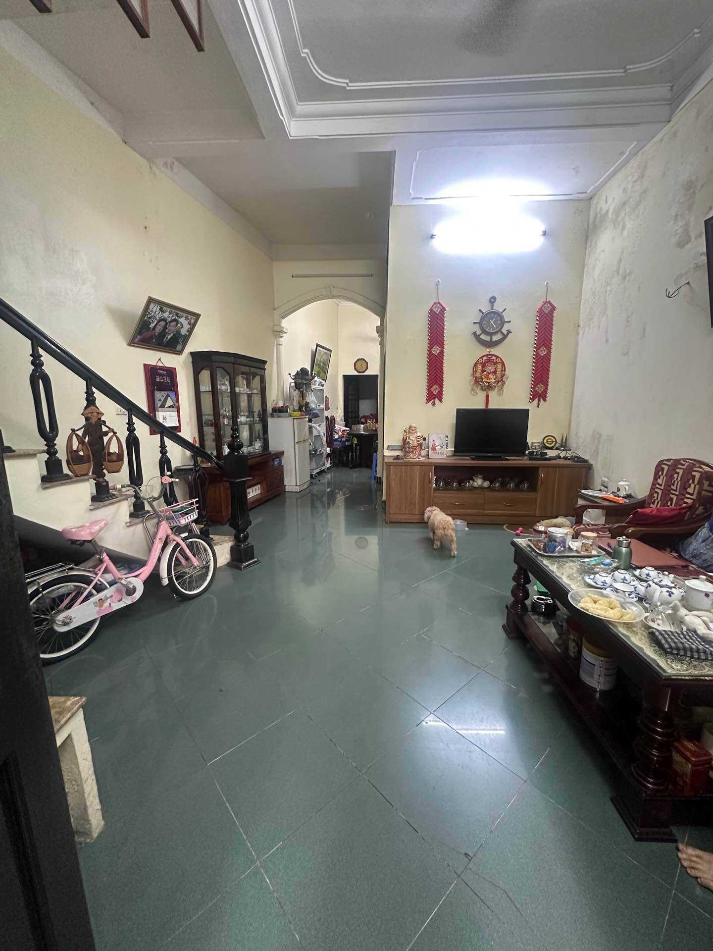 Nhà 3 tầng gần cầu Long Biên, tận hưởng không gian sống xanh và tiện nghi