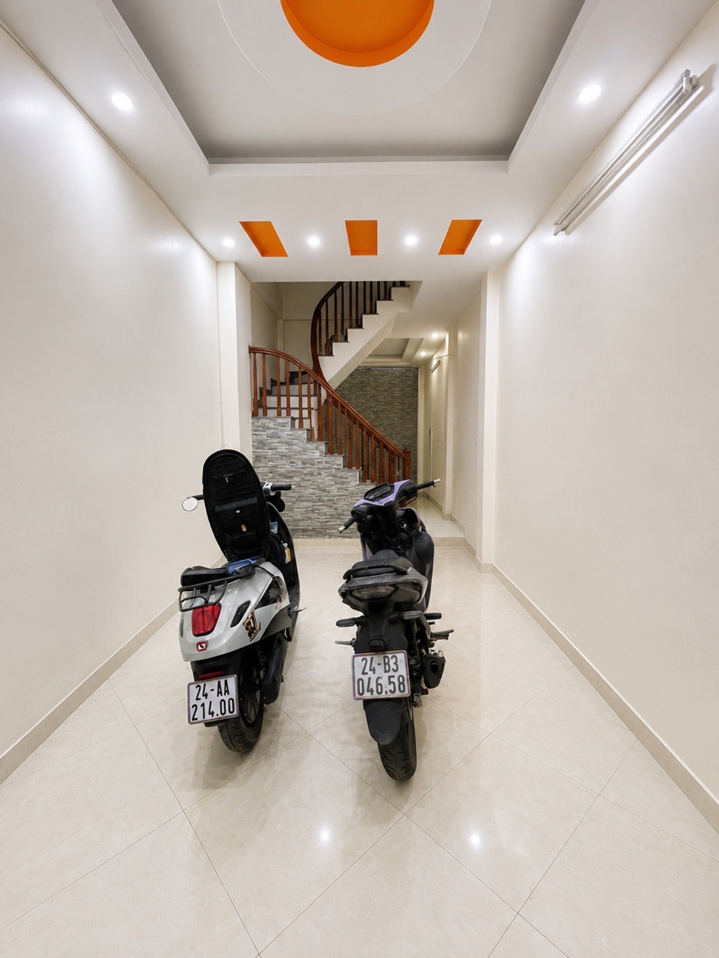 Bán nhà riêng Lĩnh Nam, phân lô, ô tô tránh, 36.4m², 4 tầng