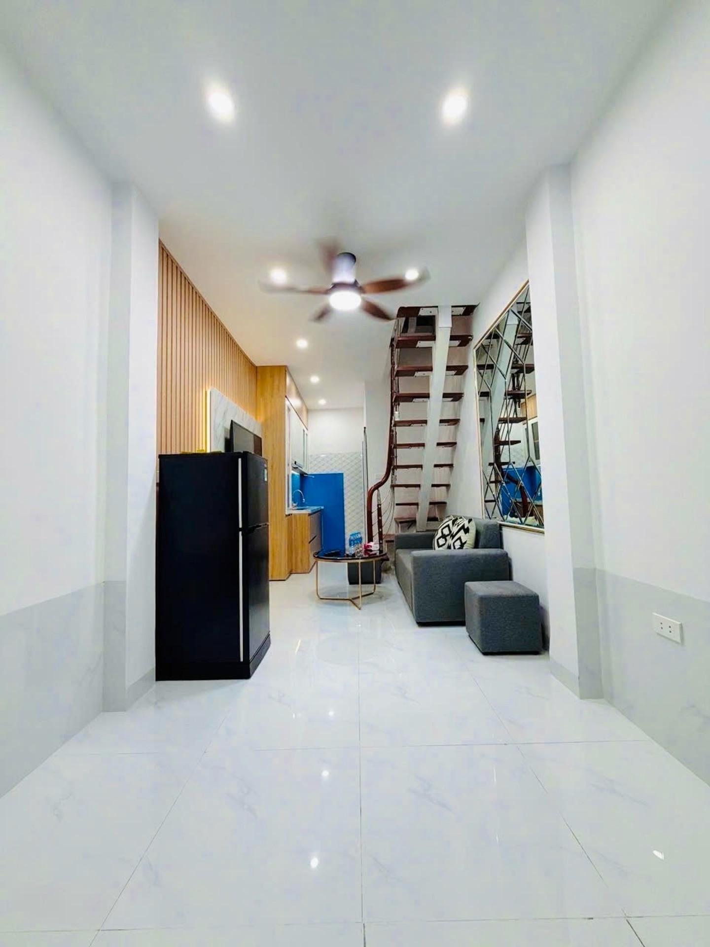 Nhà riêng 3 tầng diện tích nhỏ tại quận Định Công, giá vừa tầm