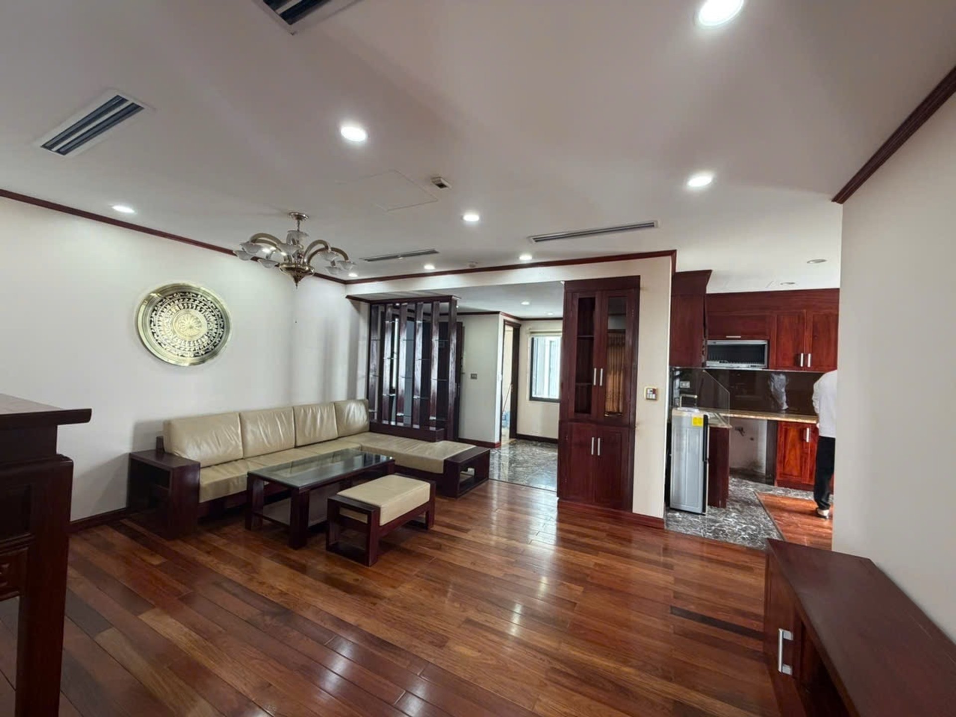 Căn hộ cao cấp 3 phòng ngủ với tầm nhìn hồ Văn Quán tại New Skyline
