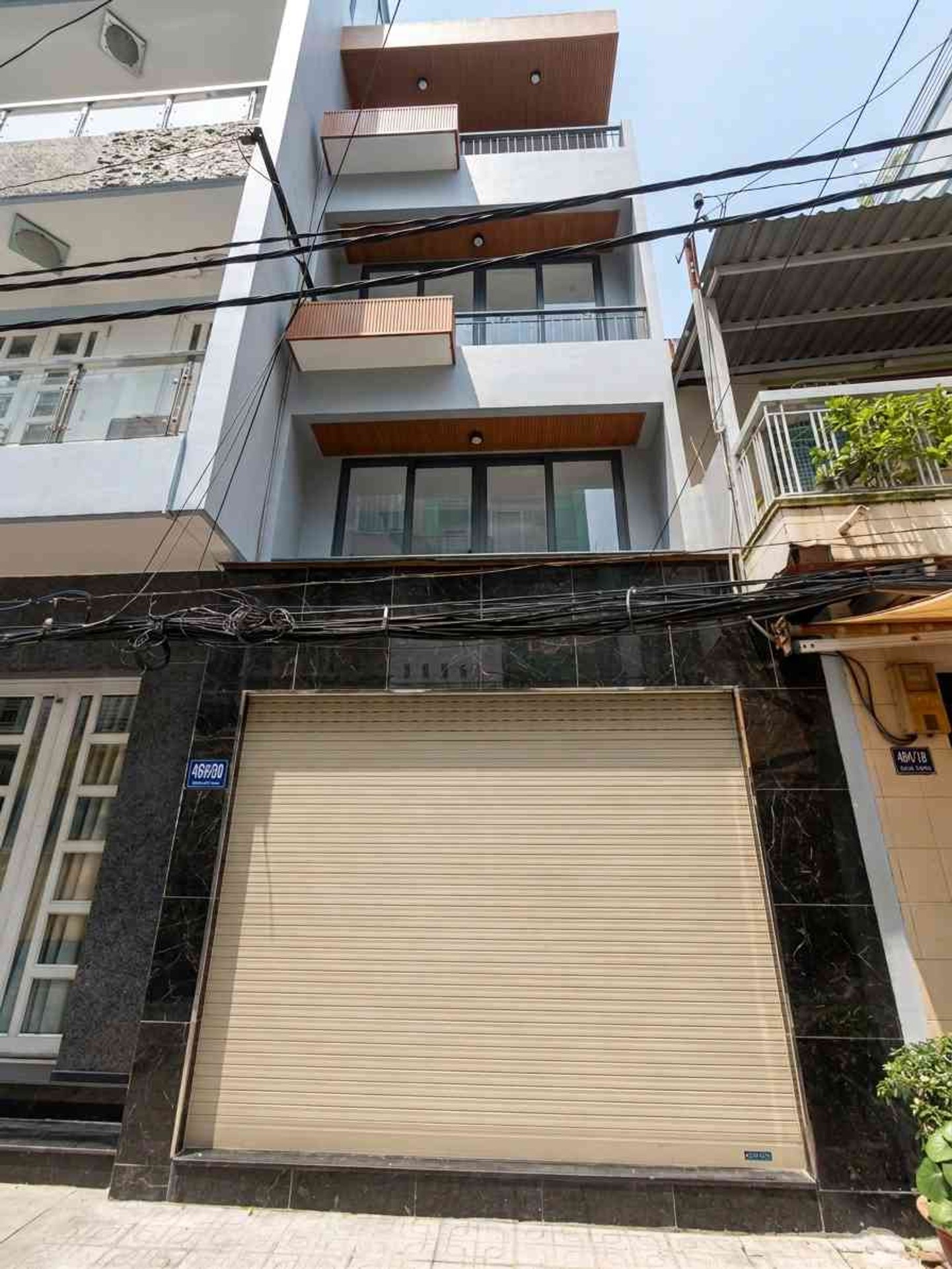 Nhà 4 tầng, 3 phòng ngủ, hẻm xe hơi, Quận 10, giá 11 tỷ